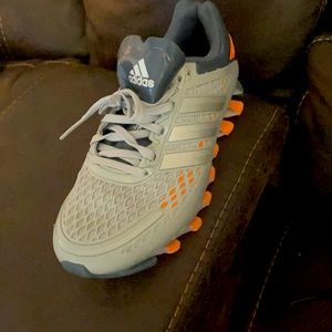 I’m size 7.5 in women and fits me perfect